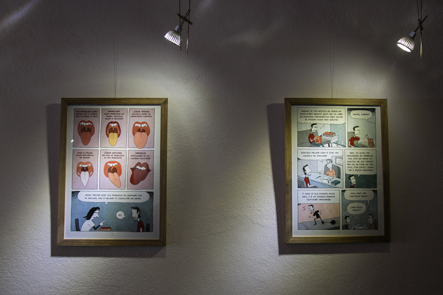 04/03/2016 - PORTO ALEGRE, RS - Cartunista Rafael Corrêa realiza exposição na Pinacoteca de seu projeto "Memórias de um esclerosado". Foto: Joana Berwanger/Sul21