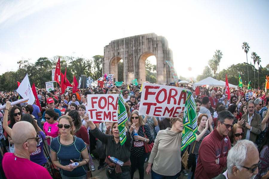 31/07/2016 - PORTO ALEGRE, RS - Ato Fora Temer e contra o golpe, no parque da Redenção. Foto: Guilherme Santos/Sul21