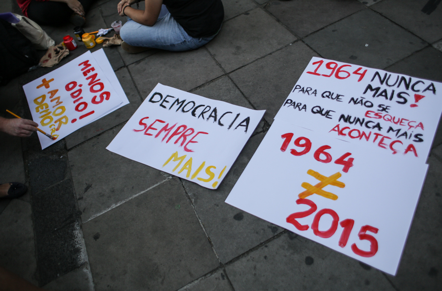 Manifesto defende legalidade, democracia e Estado Democrático de Direito, e repudia ações contra as liberdades individuais e democráticas. (Foto: Guilherme Santos/Sul21)
