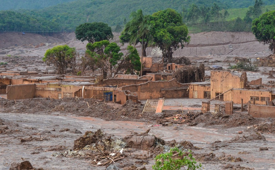 Distrito de Bento Rodrigues, em Mariana (MG), atingido pelo rompimento de duas barragens de rejeitos da mineradora Samarco (Antonio Cruz/Agência Brasil)