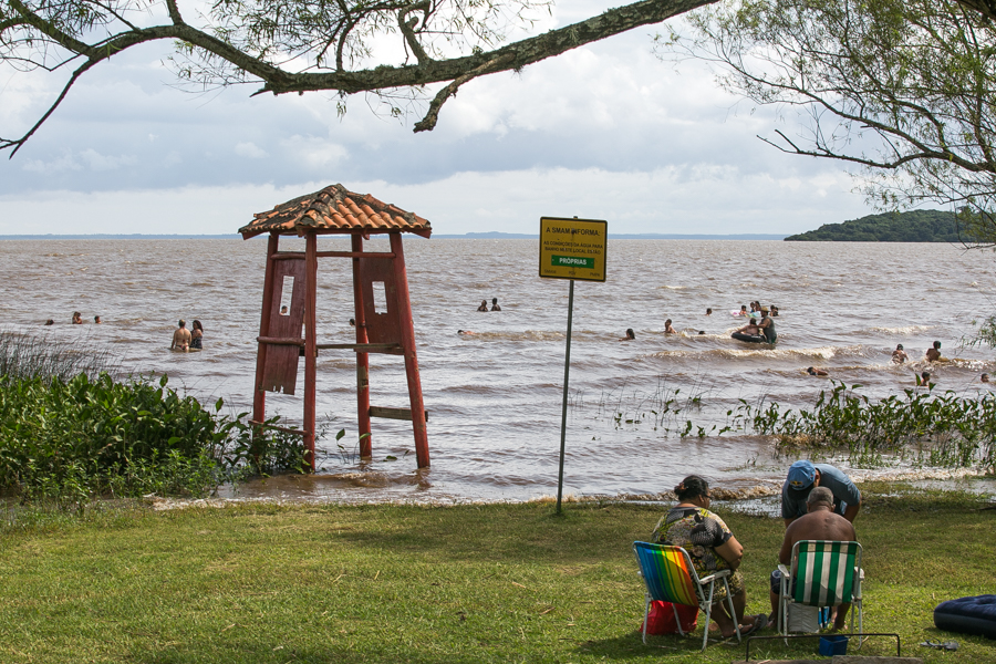 Tanto as praias do Lami quanto de Belém Novo estão próprias para banho, conforme a Secretaria do Meio Ambiente| Foto: Guilherme Santos/Sul21