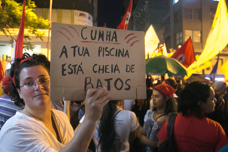 Ato na Esquina Democrática convocou grande manifestação contra o golpe para o domingo, na Praça da Matriz. (Foto: Guilherme Santos/Sul21)