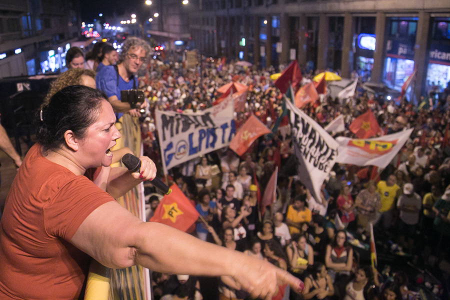 Bernadete Menezes: "O PSOL tem lado e ele é contra o golpe'. (Foto: Guilherme Santos/Sul21)