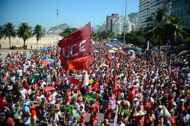 No Rio, manifestação ocorreu no domingo pela manhã, na orla de Copacabana | Foto: (Tânia Rêgo/Agência Brasil)