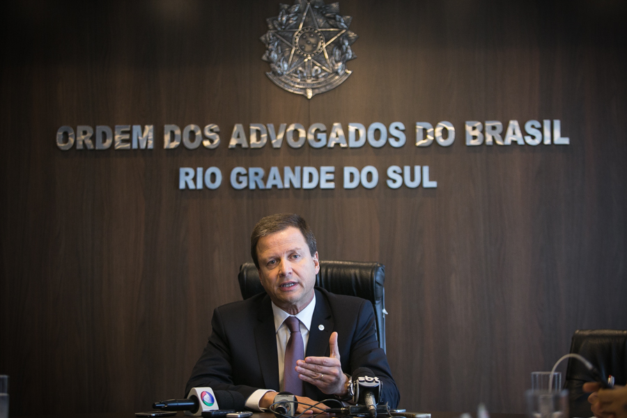 05/05/2016 - PORTO ALEGRE, RS - Coletiva com o presidente nacional da OAB, Cláudio Lamachia. Foto: Guilherme Santos/Sul21