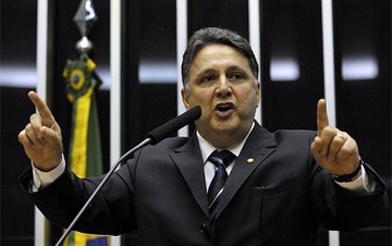 Garotinho é um dos políticos do RJ que teve influência sobre a ascensão política de Cunha no estado. LUÍS MACEDO/CÂMARA DOS DEPUTADOS 