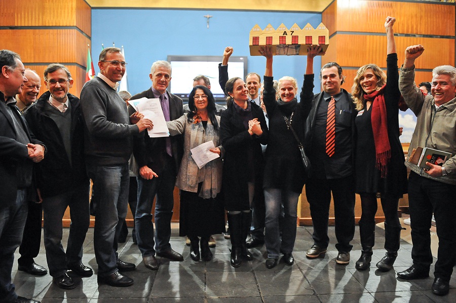 Vereadores de cinco bancadas assinaram projeto de tombamento protocolado na última quarta-feira|Foto: Guilheme Almeida/CMPA