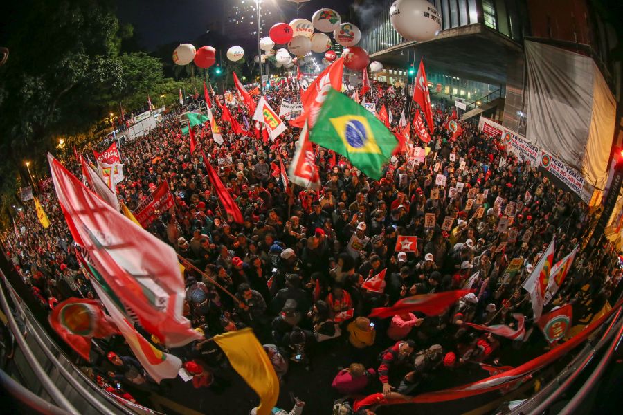 Ato contra o golpe, na avenida Paulista | Foto Paulo PInto/AGPT