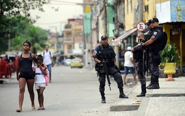 Regulamento da PM carioca impede que agente se negue a cumprir uma ordem superior, mesmo que ela seja ilegal. TOMAZ SILVA/ AGÊNCIA BRASIL 