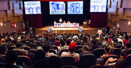 Políticos participaram de debate promovido pela UNE | Foto: Divulgação 