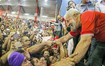 Lula estará com trabalhadores em Niterói, dia 25: seu governo, a partir de 2003, alavancou o setor naval. RICARDO STUCKERT 