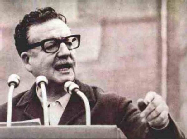 Salvador Allende, presidente do Chile entre 1970 e 1973, foi destituído por um golpe militar. | Foto: Jorge Barahona / Flickr CC