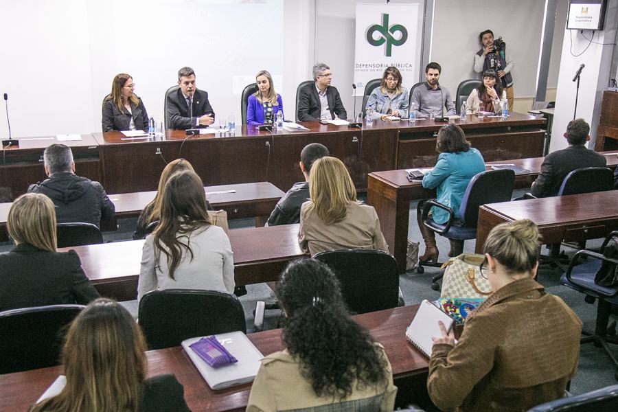 Debate realizado na Assembleia Legislativa reuniu autoridades da área da segurança, da Justiça, pesquisadores e representantes de movimentos sociais e da sociedade civil. (Foto: Guilherme Santos/Sul21)
