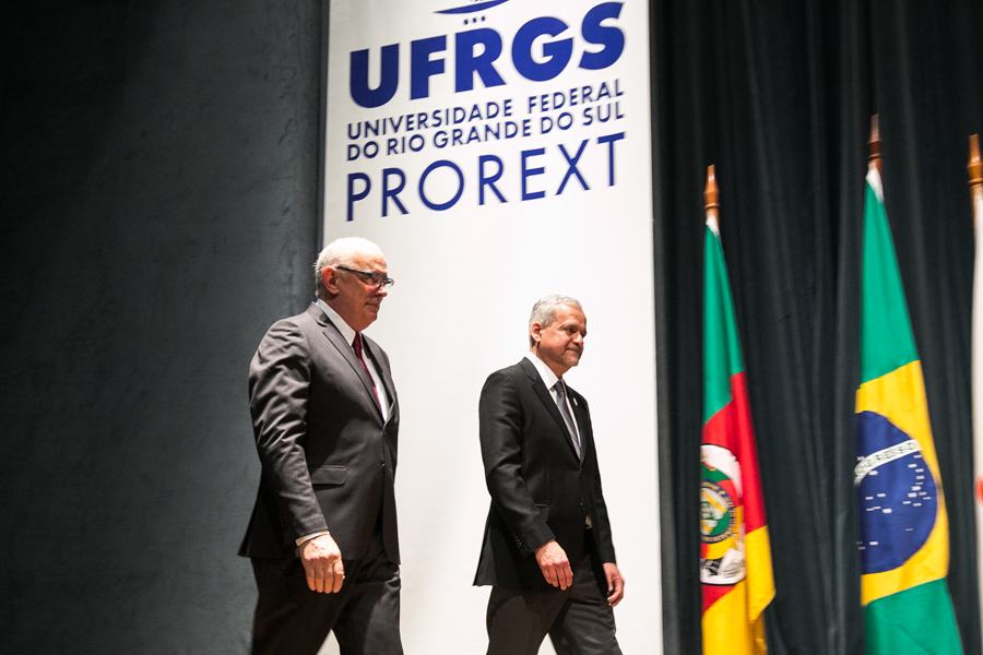 29/09/2016 - PORTO ALEGRE, RS - Posse do novo reitor da UFRGS - no Salão de Atos. Foto: Maia Rubim/Sul21