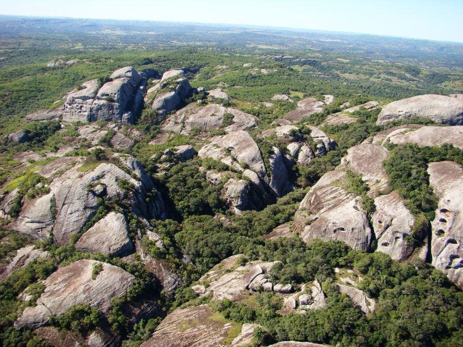 Na Serra do Sudeste, Pampa tem afloramentos rochosos formados há milhões de anos. (Foto: Eduardo Velez)