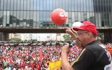 Douglas afirma que o governo Temer trabalha para devolver aos empresários o apoio recebido durante o golpe | Foto: CUT-SP
